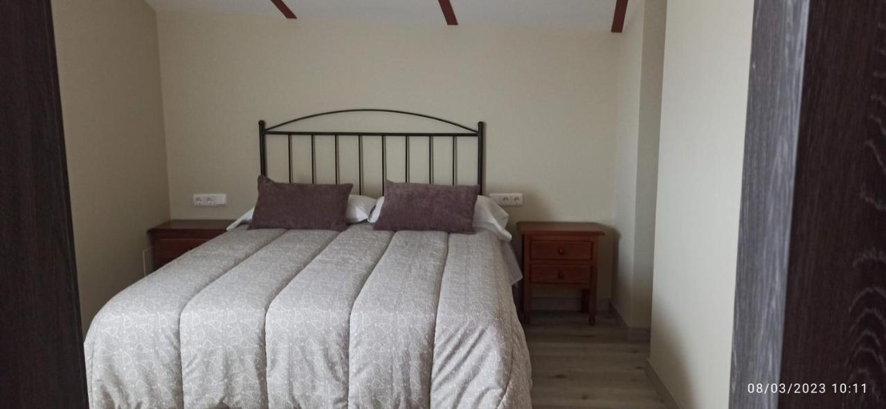 Hostal San Antonio Iscar Екстериор снимка