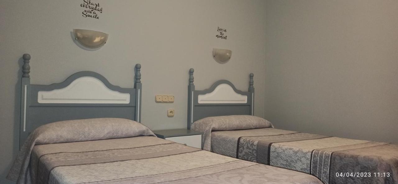 Hostal San Antonio Iscar Екстериор снимка