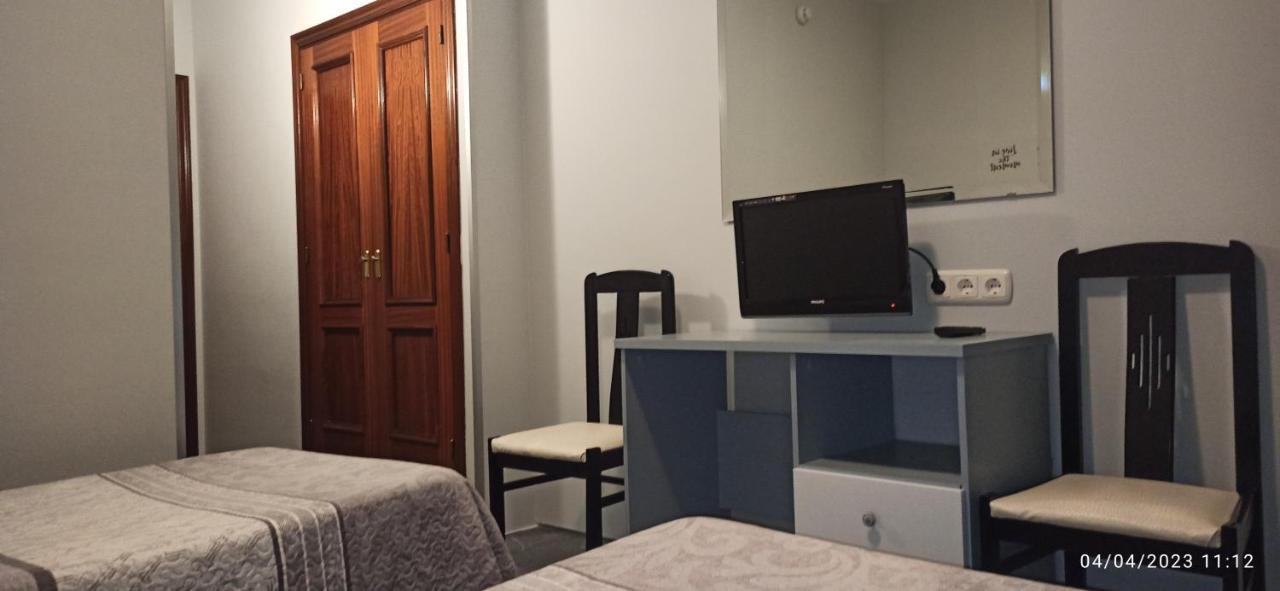 Hostal San Antonio Iscar Екстериор снимка